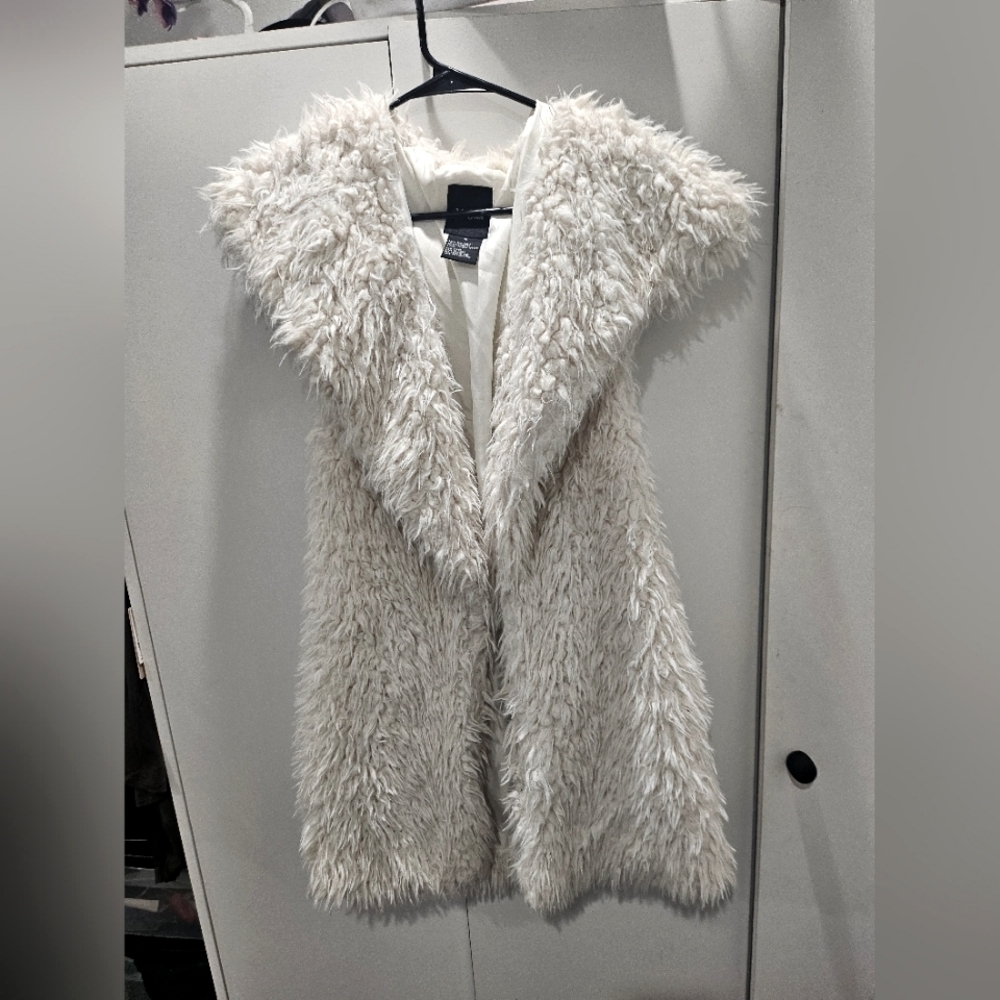 Me Jane Faux Fur Vest